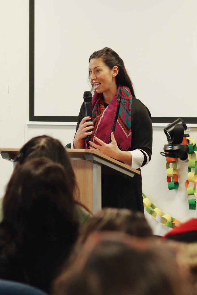 Luba Grigorovitch speaks at the commUnity+ graduation